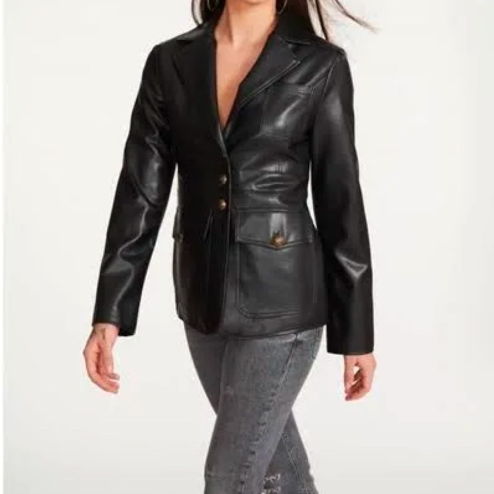 Steve Madden Ivy Blazer in black faux leather
Size medium.